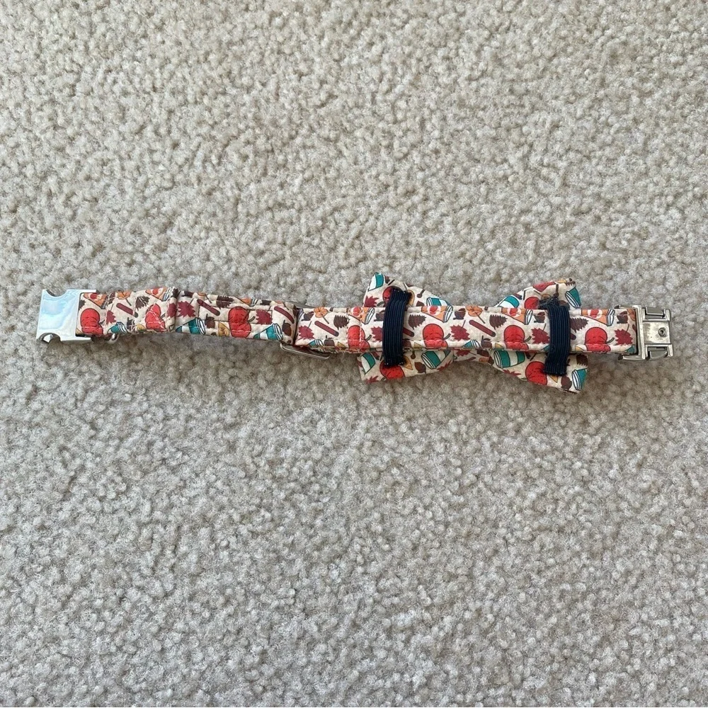 Unique Style Paws Bow Tie Dog Collar Fall Themed NWOT